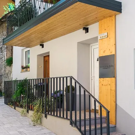 Stulceva Hisa * موست نا سوتشي