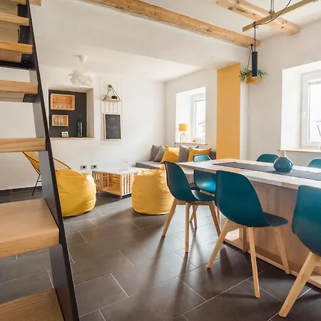 بيت للعطل Stulceva Hisa *