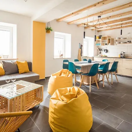 Stulceva Hisa Holiday home *