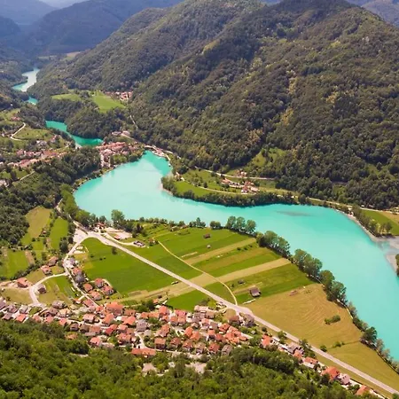 Stulceva Hisa بيت للعطل