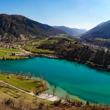 Stulceva Hisa بيت للعطل